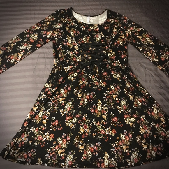 Xhilaration Dresses & Skirts - Boho witchy floral skater dress